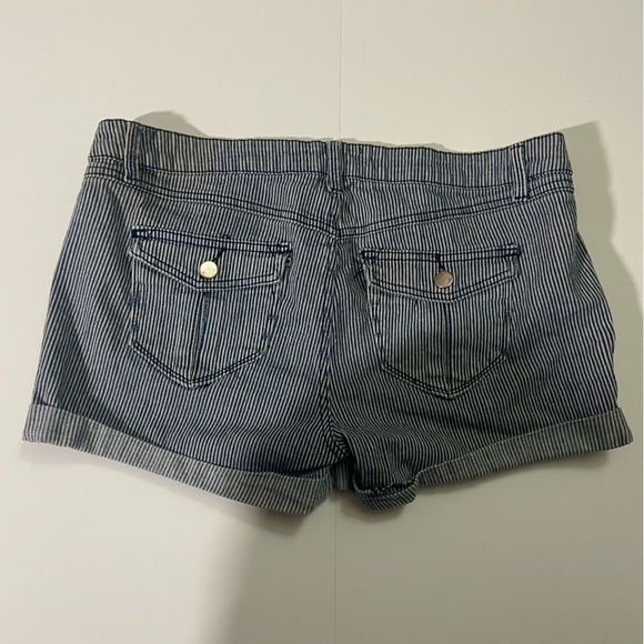 Stripped denim shorts size 11 - Picture 6 of 7
